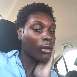 Meet your Posher, Cayla